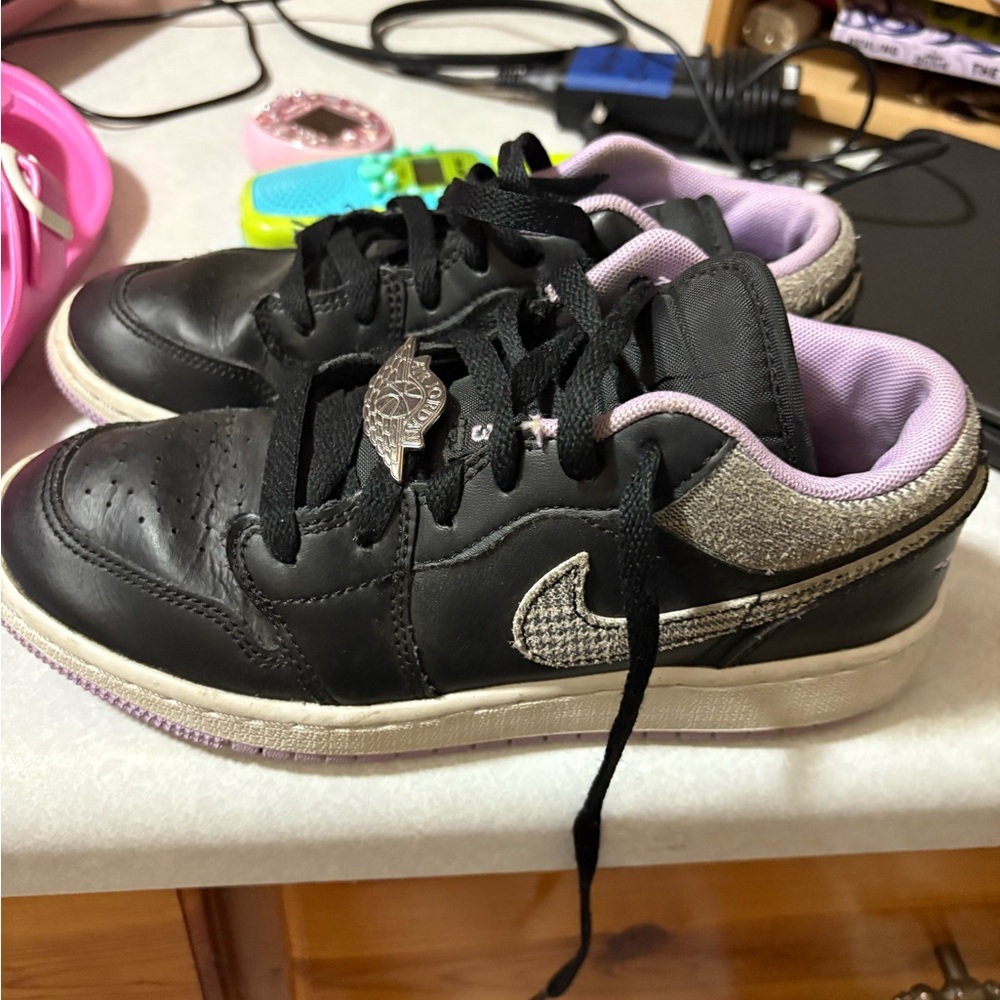 Nike Kids Black and Purple Sneakers
